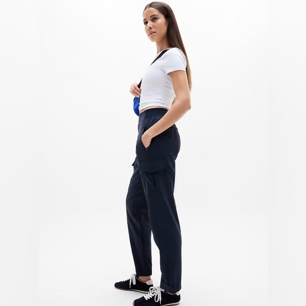 Athleta Endless High Rise Cargo Pull-On Pants 467187 in Navy Women’s 12 $129